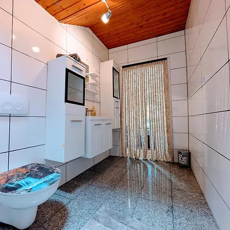 Privatunterkunft Pension-einfach übernacht In *